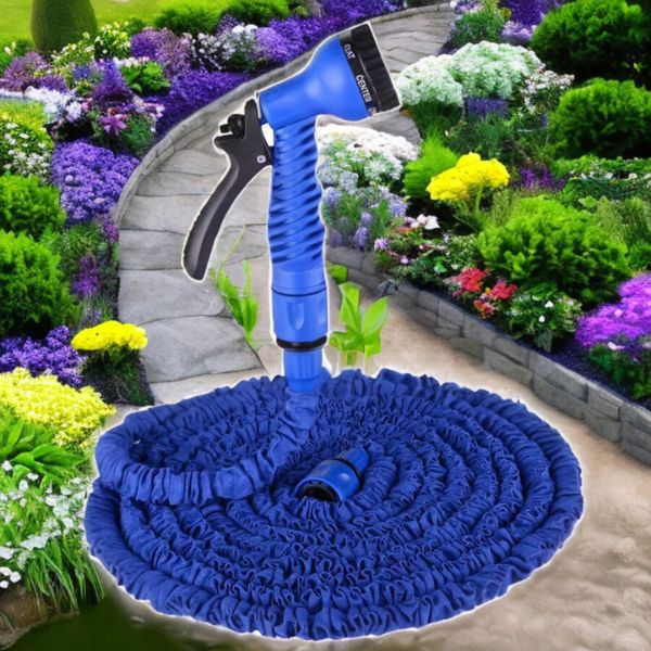 Tuyau d'arrosage extensible bleu
